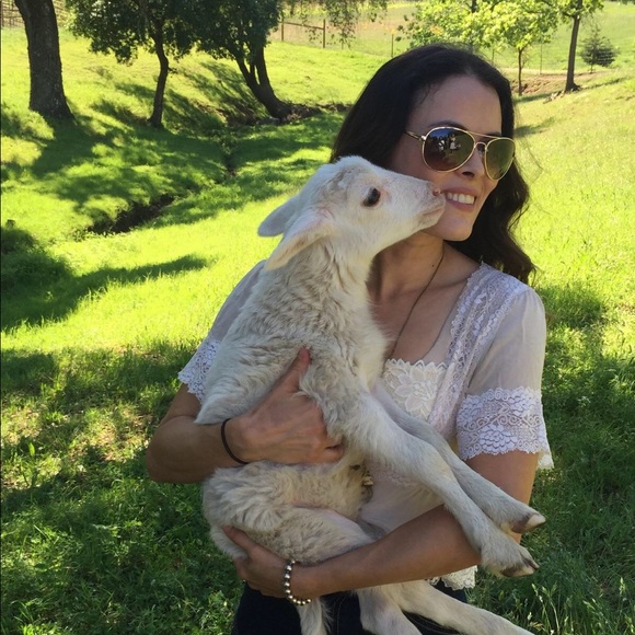 Meet Your Posher Mari - Picture 1 of 1